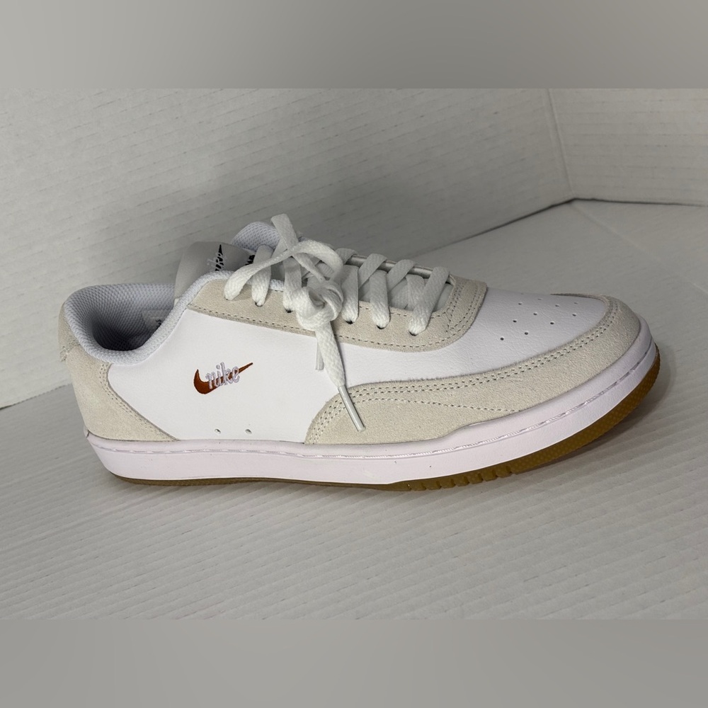 Nike court vintage premium white with metalic copper